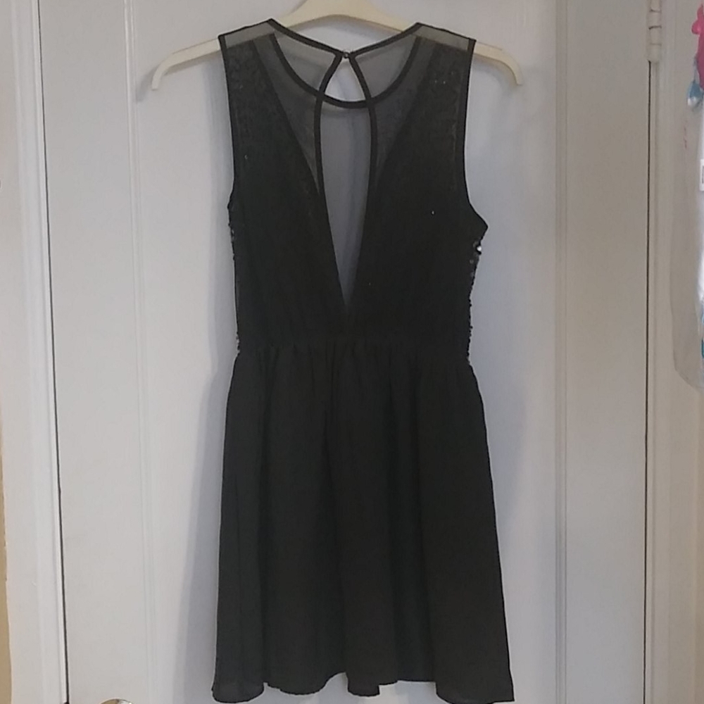 Dress - Picture 3 of 3